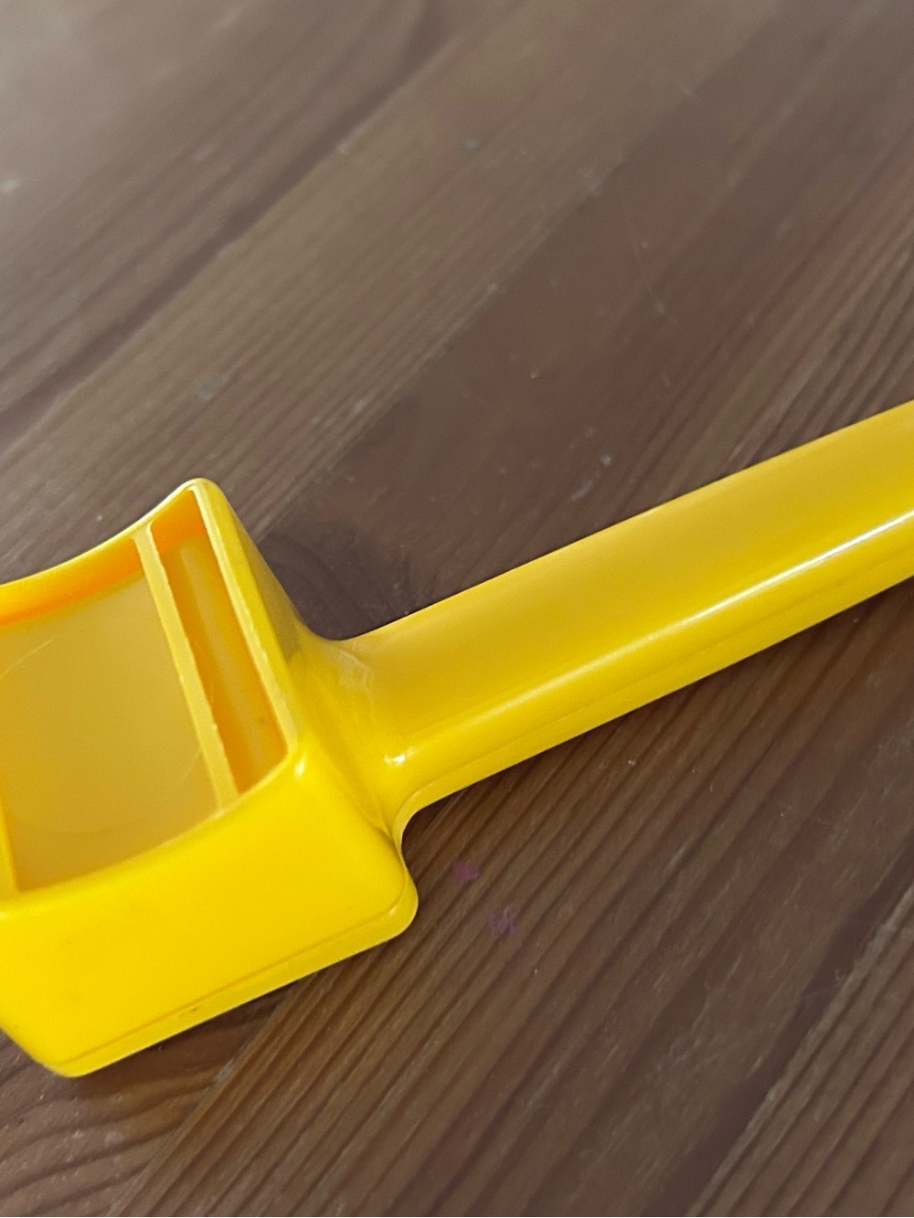 Tupperware Butter Spreader - Picture 2 of 3